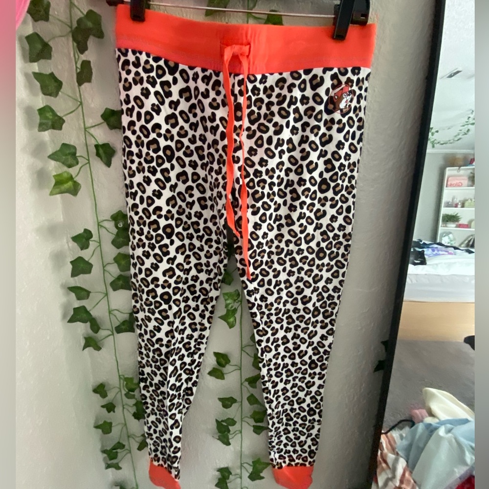 Bucee’s Cheetah Sweatpants/leggings